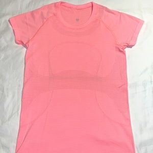 Lululemon Size 8 Short Slv Swiftly Tshirt